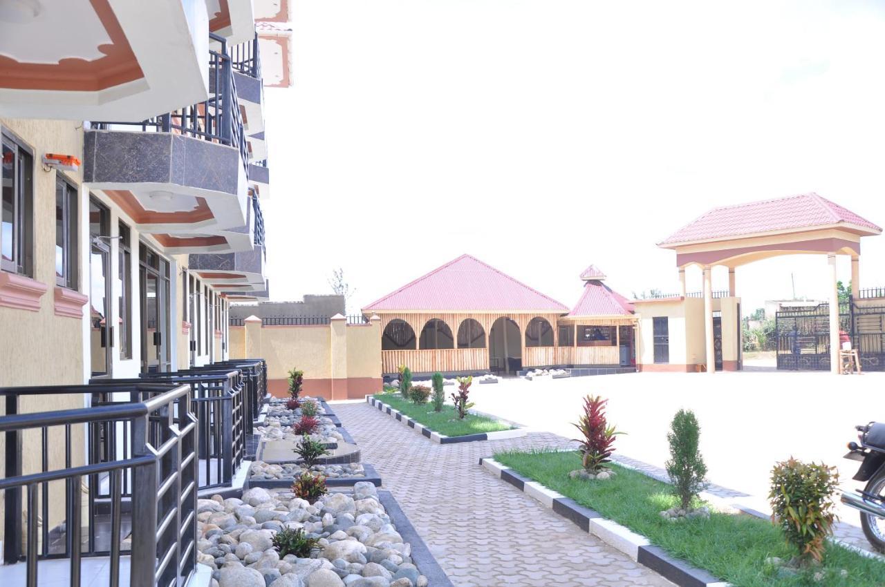 Golden View Hotel Ibanda Exterior foto