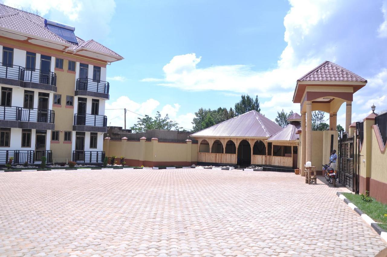 Golden View Hotel Ibanda Exterior foto