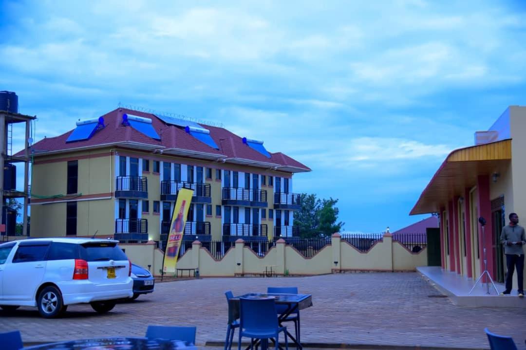 Golden View Hotel Ibanda Exterior foto