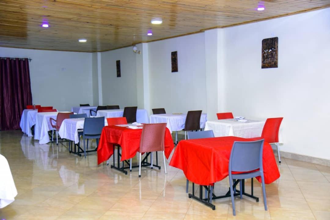 Golden View Hotel Ibanda Exterior foto