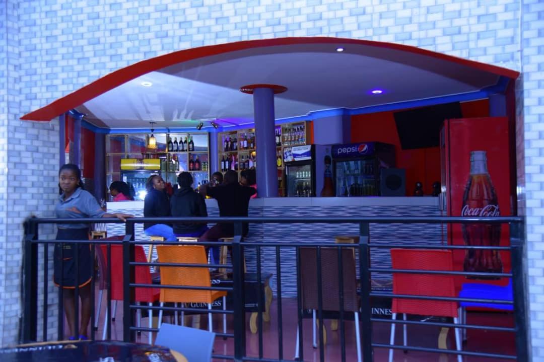Golden View Hotel Ibanda Exterior foto