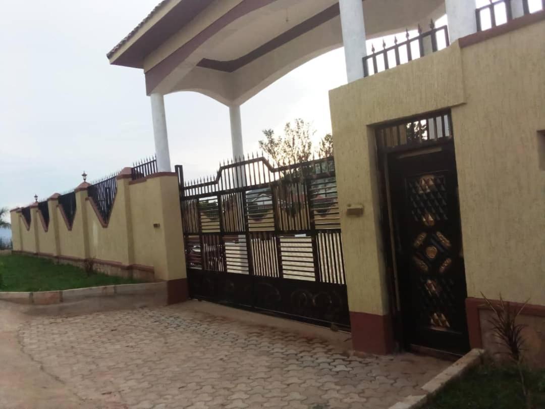 Golden View Hotel Ibanda Exterior foto
